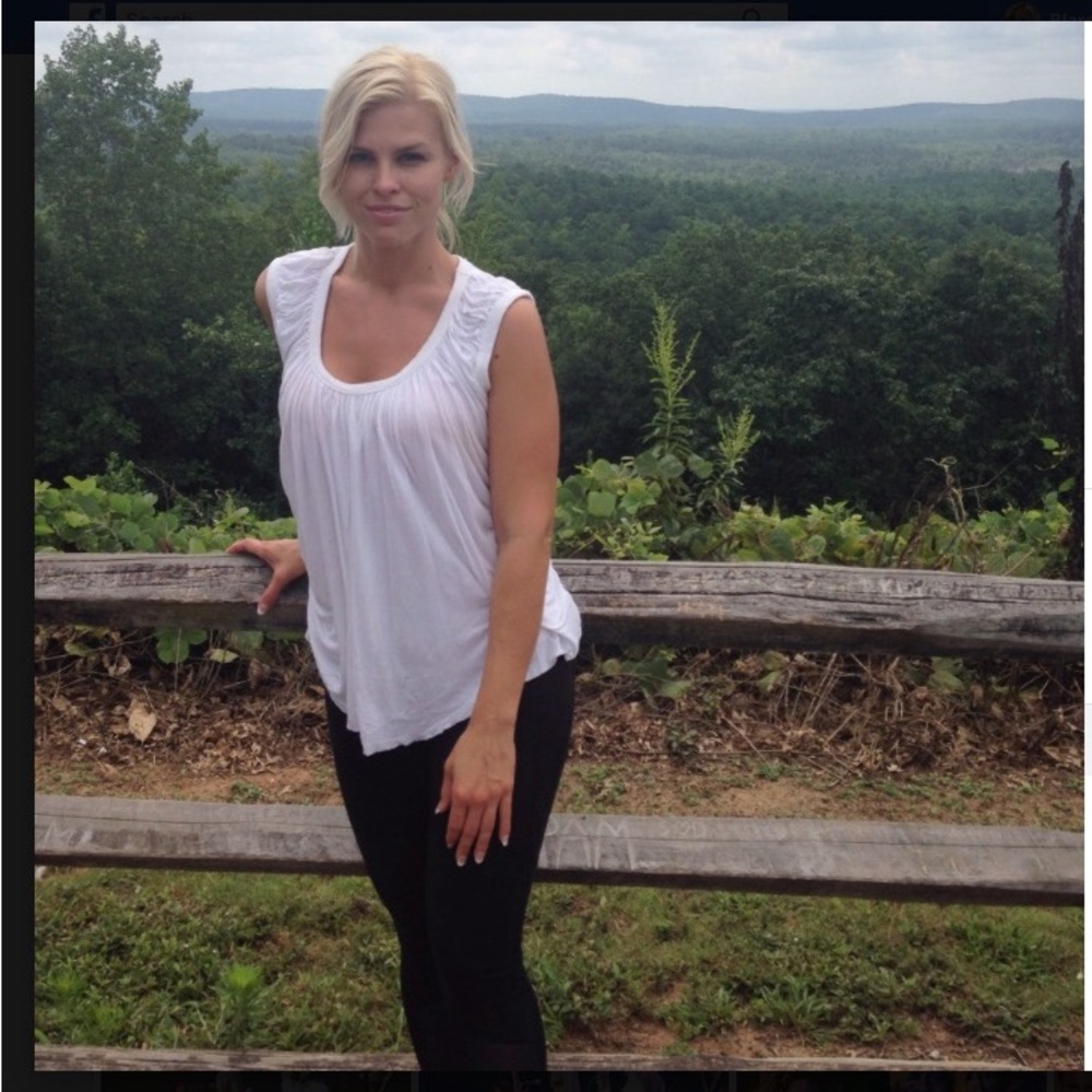 Meet your Posher, Rachelle - Picture 2 of 4